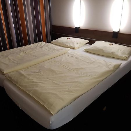 Zum Eichenzeller Hotel ภายนอก รูปภาพ