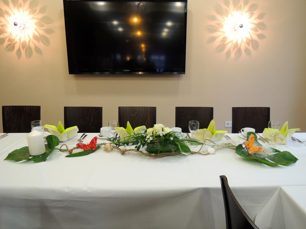 Zum Eichenzeller Hotel ภายนอก รูปภาพ