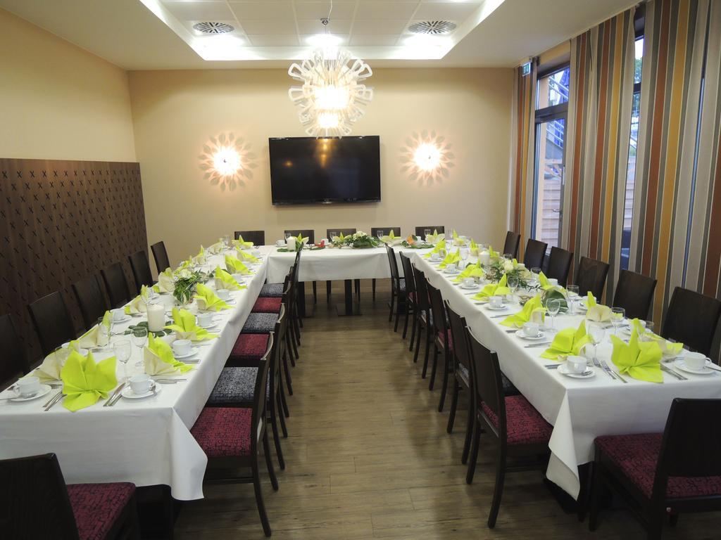 Zum Eichenzeller Hotel ภายนอก รูปภาพ