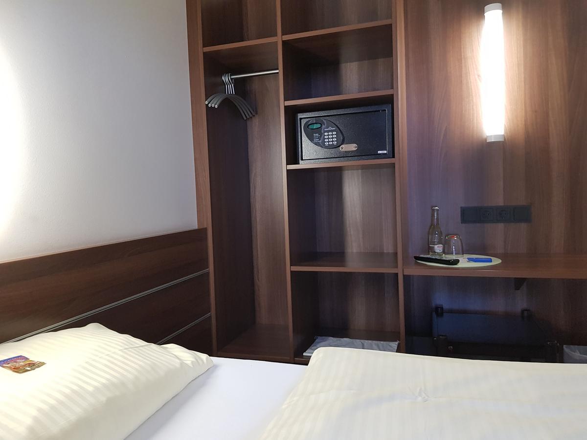 Zum Eichenzeller Hotel ภายนอก รูปภาพ